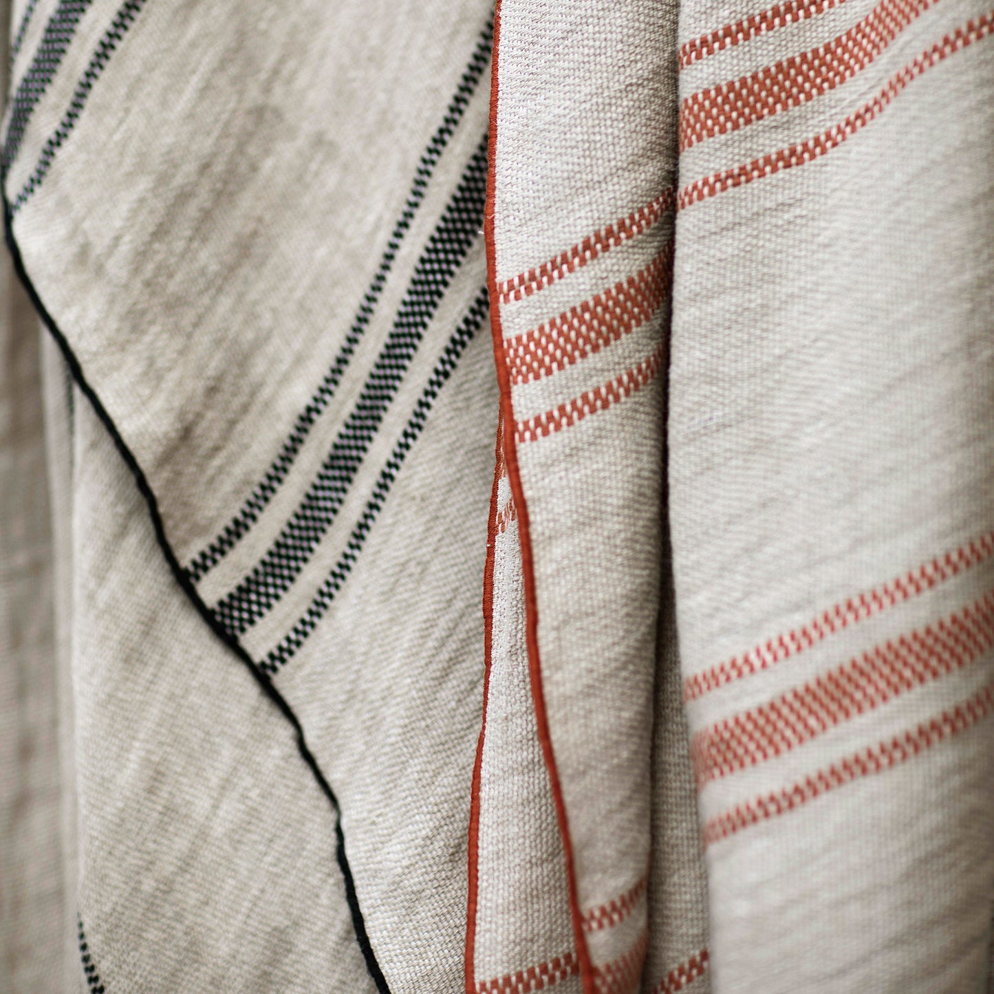 Colcha · Lino Lavado · Diseño Stripes · Acabado Azul