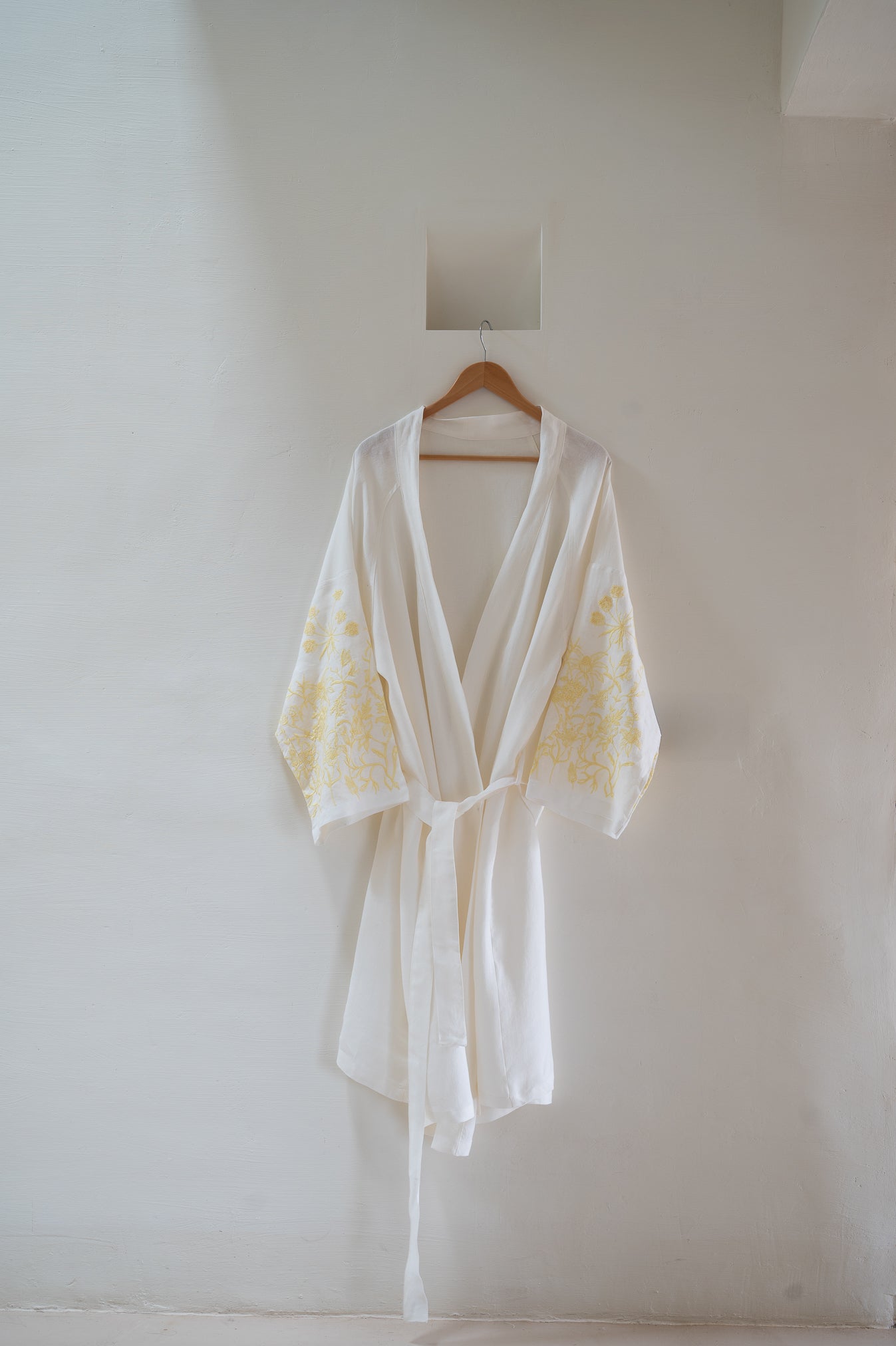 Embroidered linen robe - Lavandula Design - Yellow color