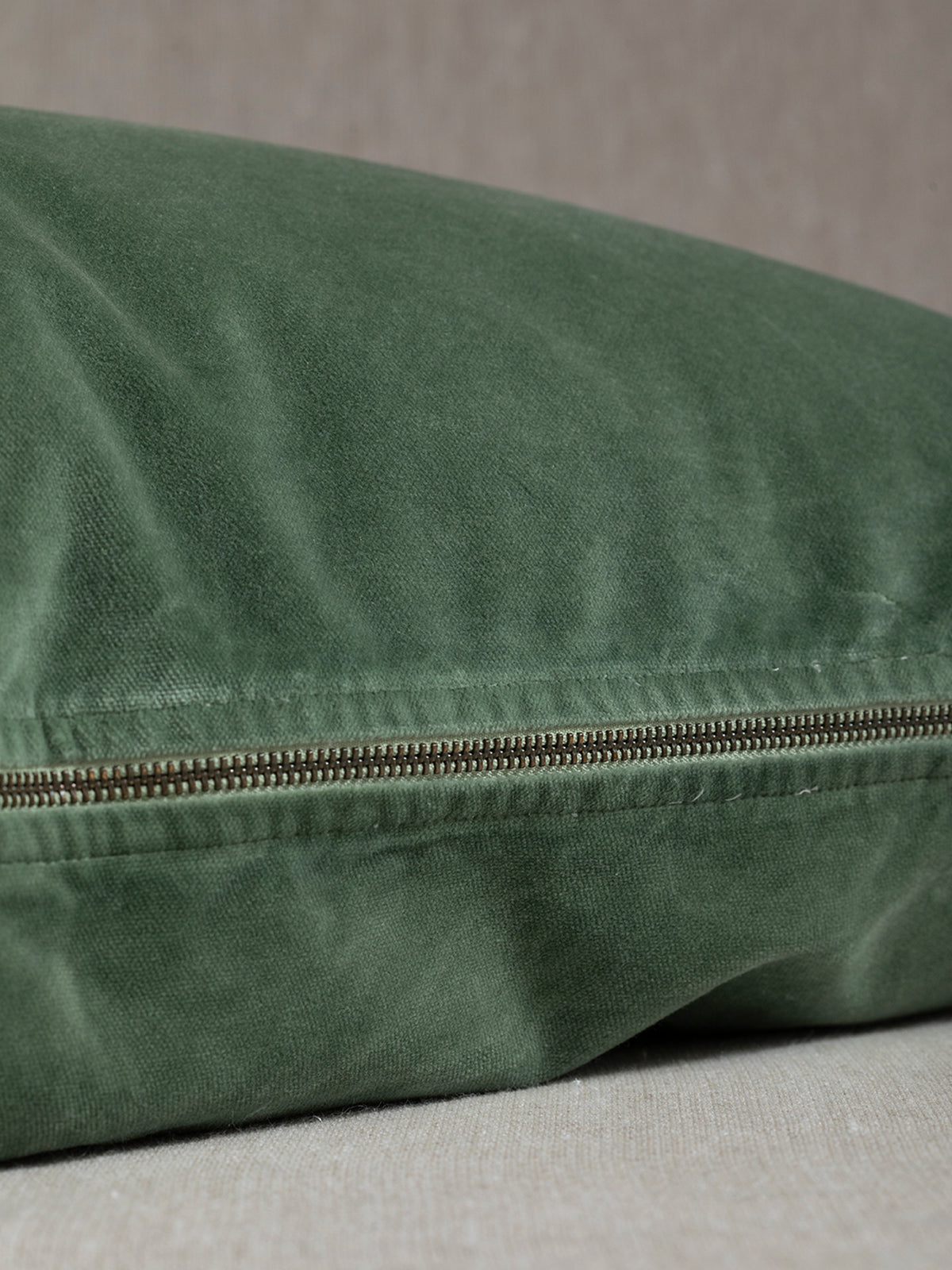 Funda De Cojín · Terciopelo Lavado · Verde Acacia