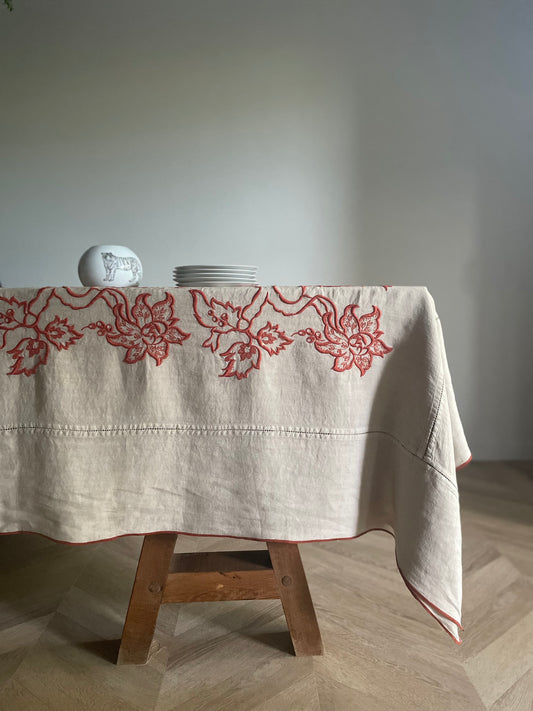 Mantel Bordado · Puro Lino lavado · Diseño Paisley · Naranja / beige