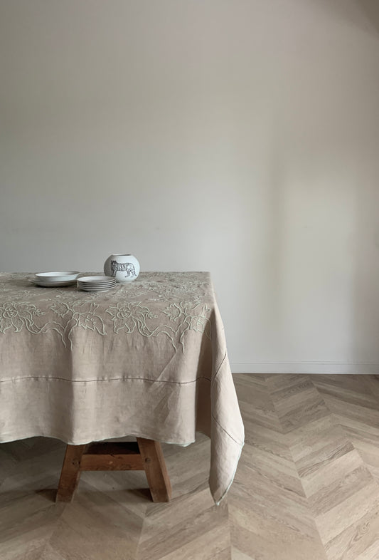 Mantel Bordado · Puro Lino lavado · Diseño Paisley · Verde