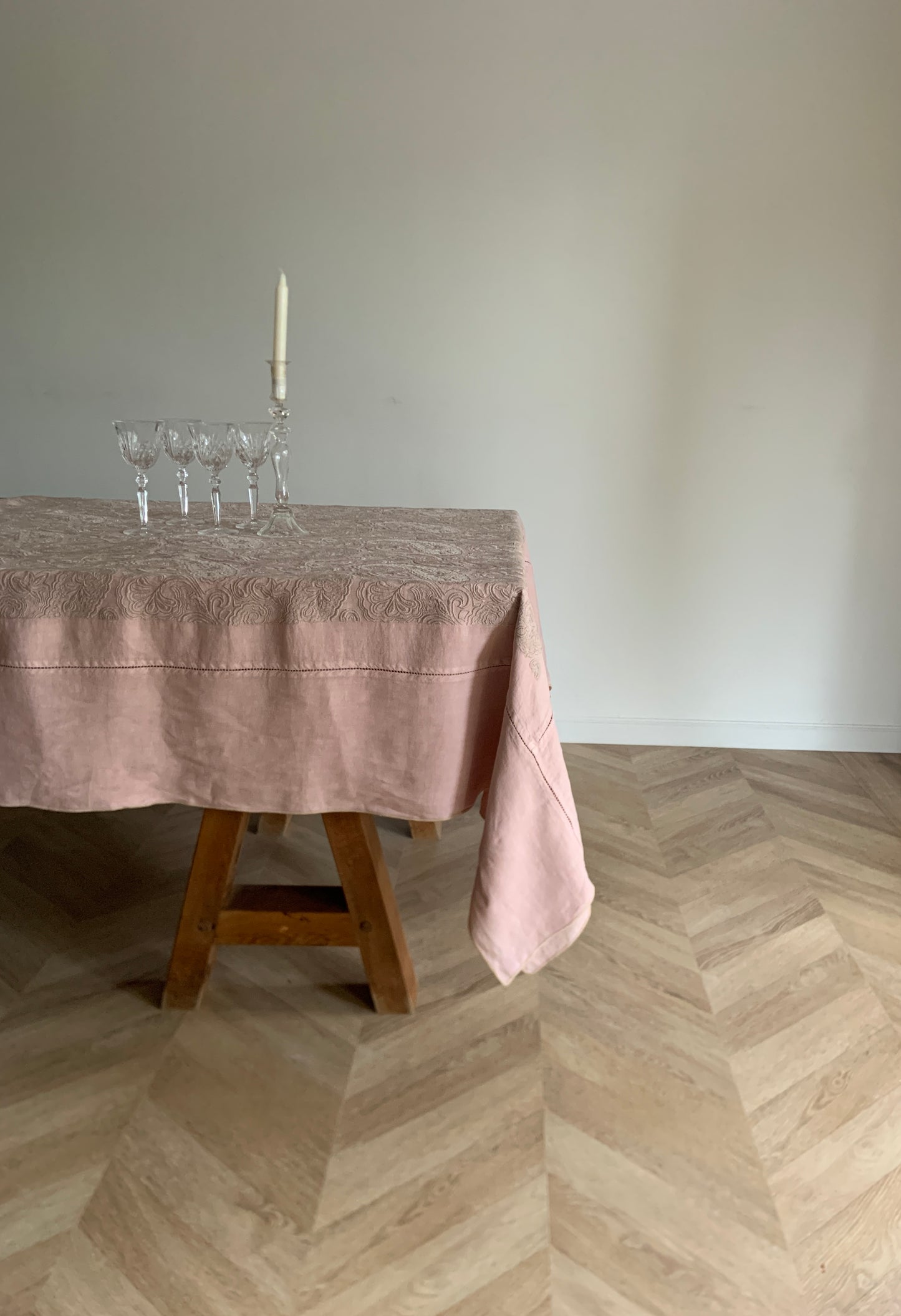 Mantel Bordado · Puro Lino Lavado · Diseño Great Britain · Beige