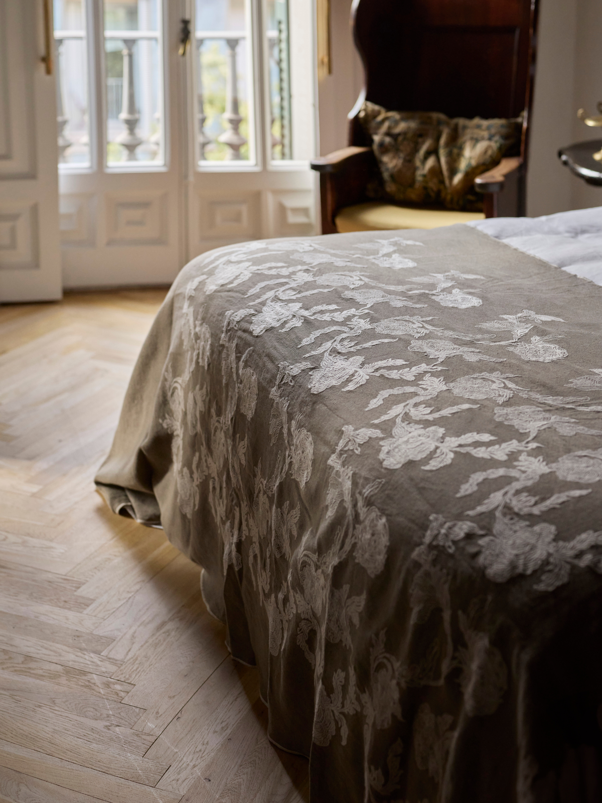 Plaid Bordado · Puro Lino Lavado · Dominique · base Taupe/Beige