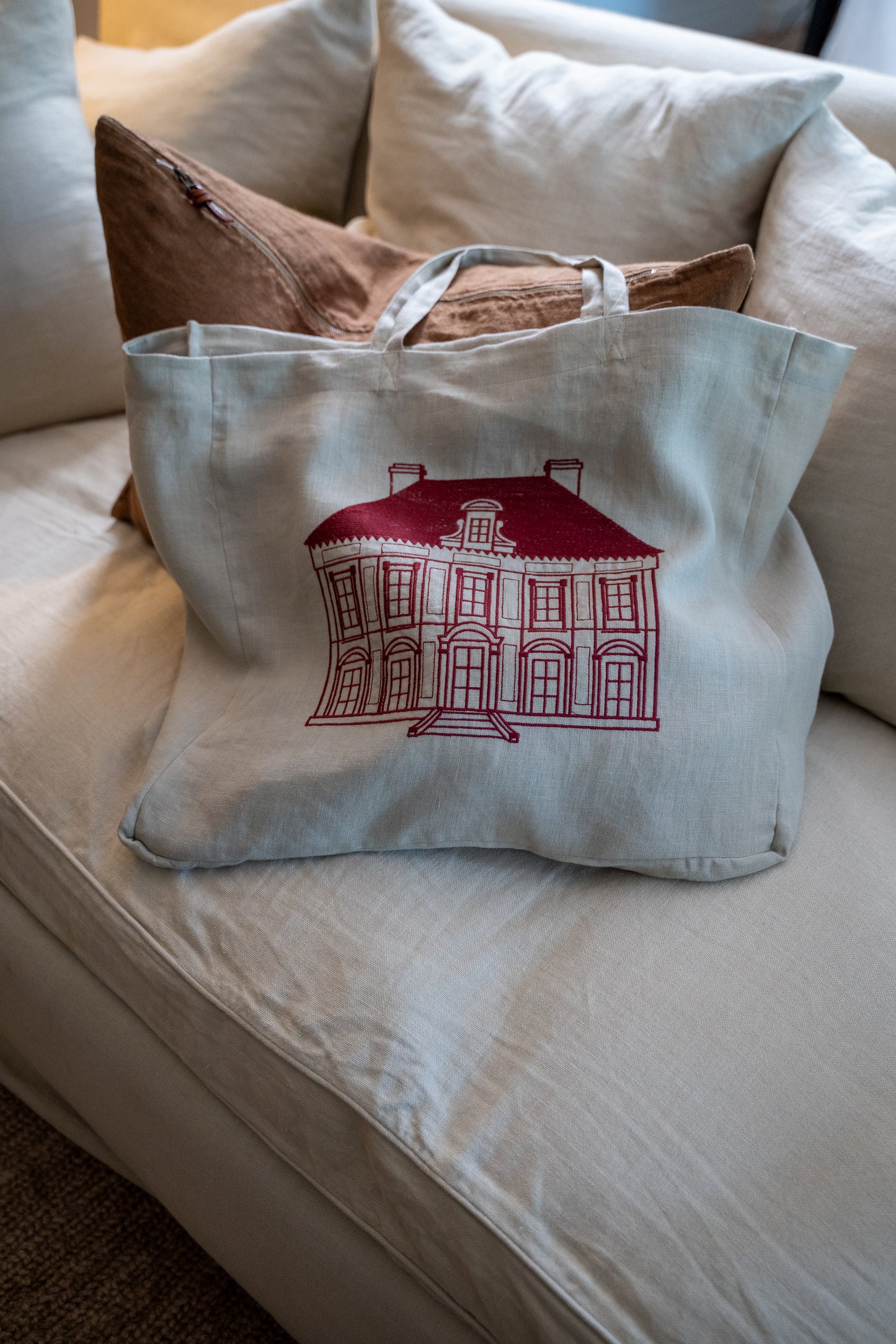 Bolsa · Puro Lino Lavado · Casa de Lo de Manuela · Color beige /bordado burdeos