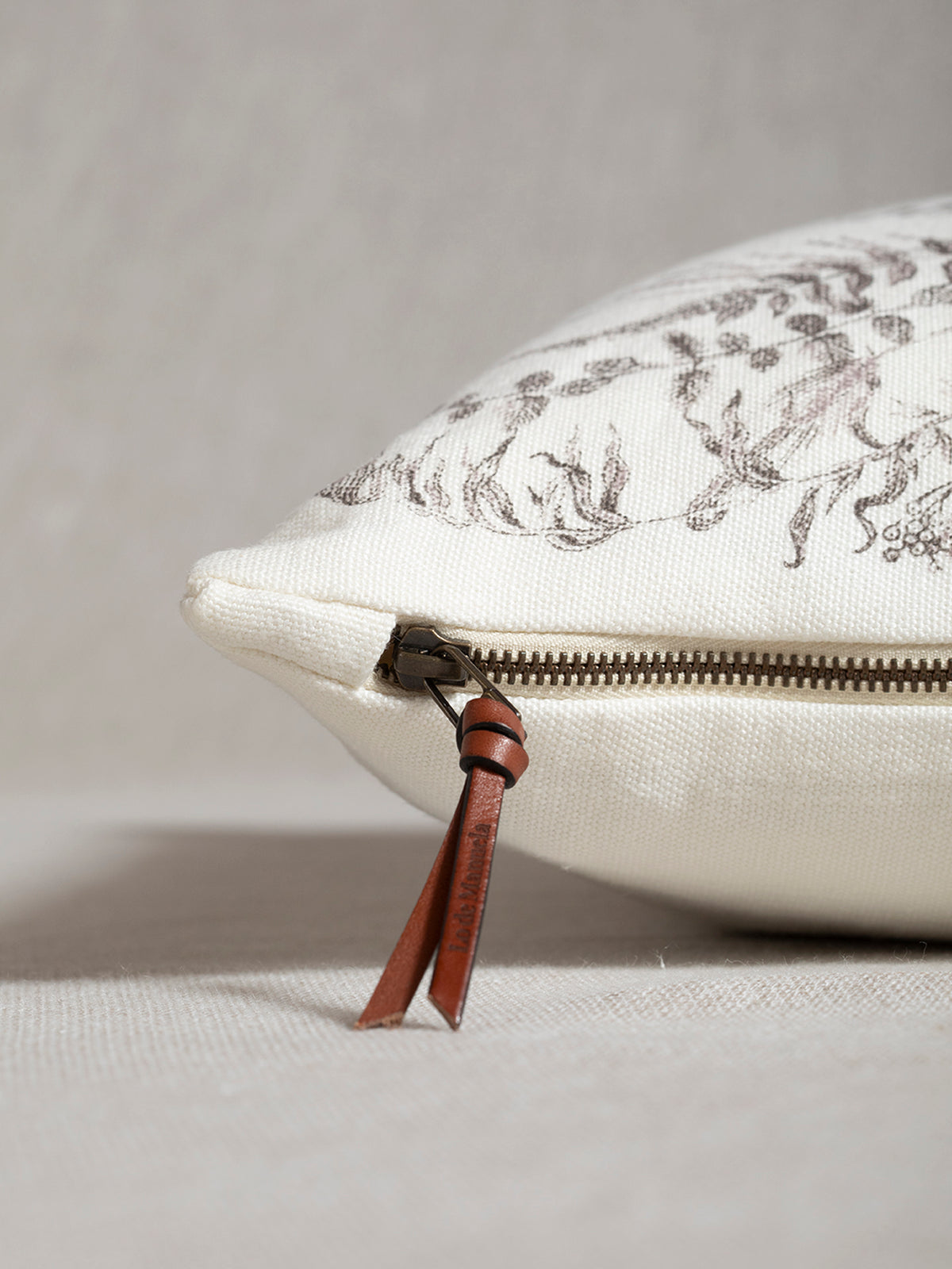 Funda De Cojín Estampado · Puro Lino Lavado · Diseño Tree of Life
