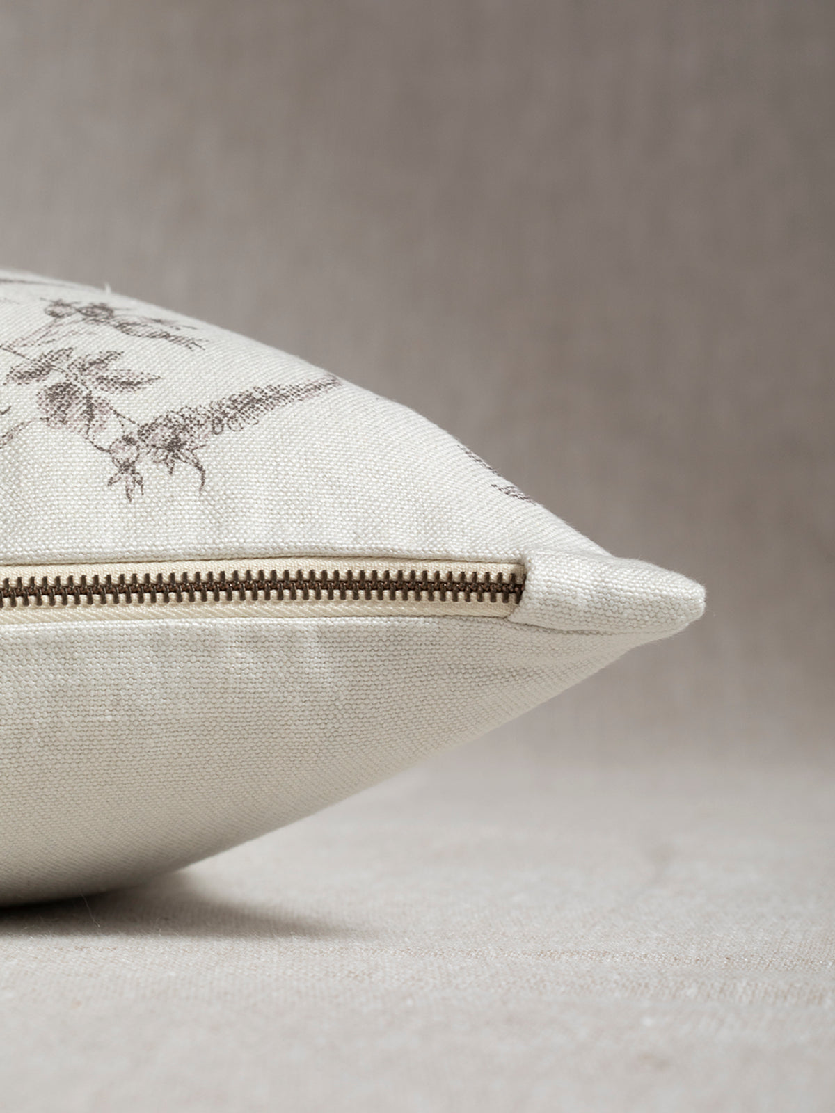 Funda De Cojín Estampado · Puro Lino Lavado · Diseño Garden