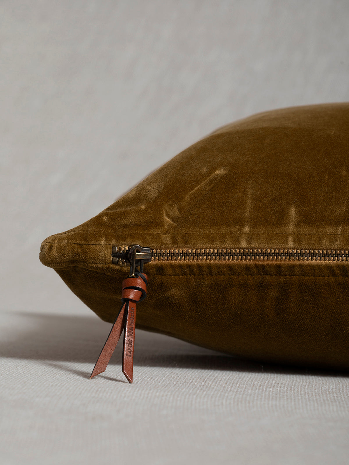 Funda De Cojín · Terciopelo Lavado · Bronce