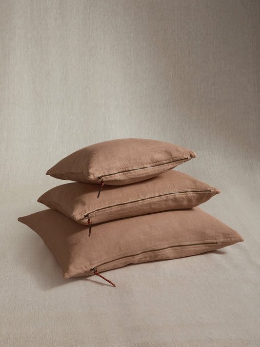 Funda De Cojín · Puro Lino Lavado · Camel Oscuro