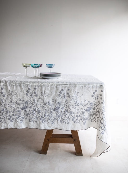 Mantel Bordado · Puro Lino Lavado · Diseño Lavándula · base Marfil/Gris