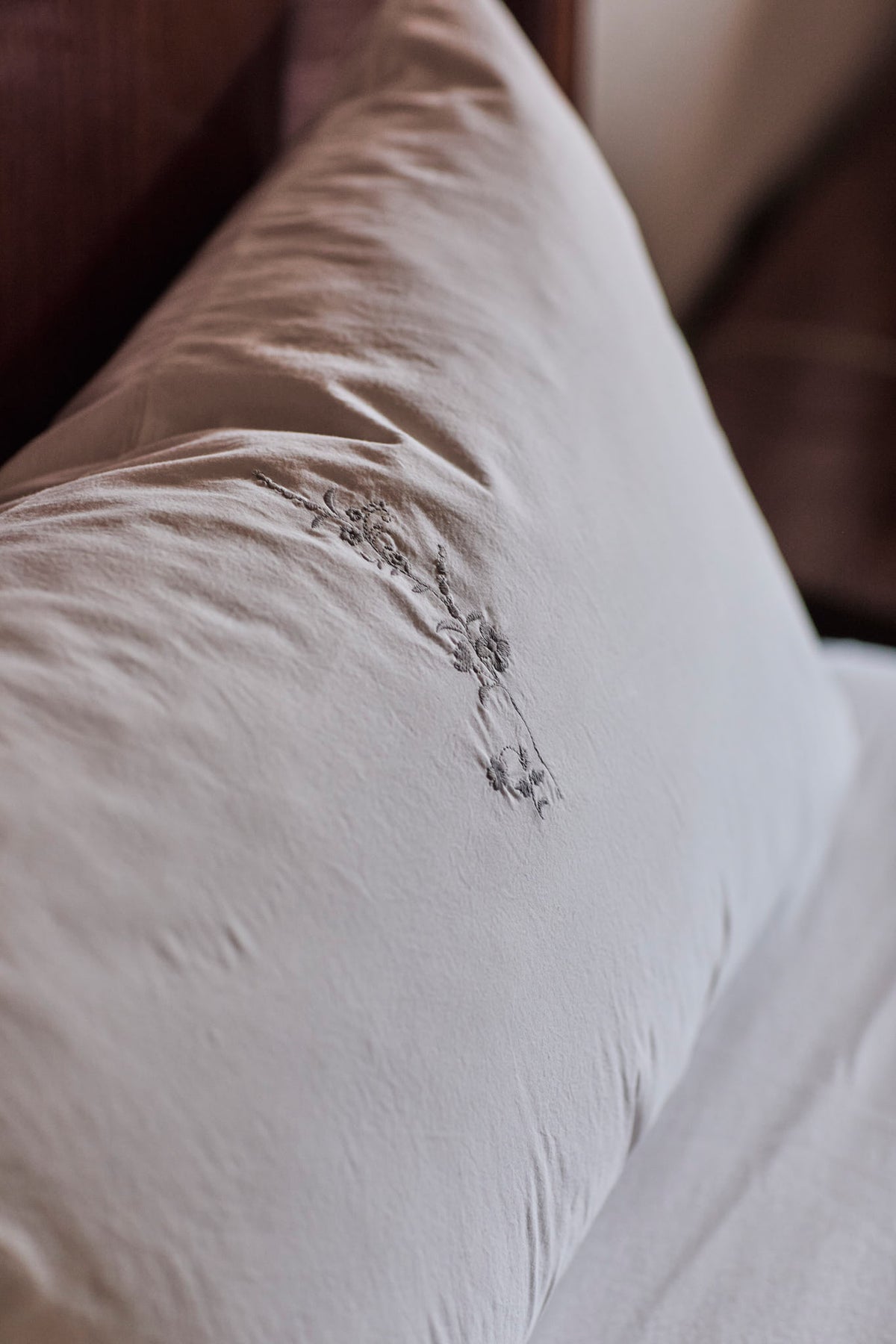 Funda De Almohada · Algodón Lavado · Flor · Color Marfil