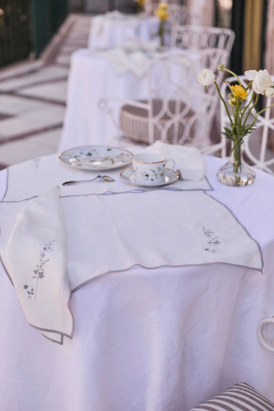 Servilleta e individual bordado· Puro Lino Lavado · Flor