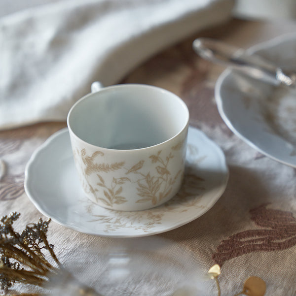 Taza de té · Porcelana de Limoges · Diseño Katalina color beige