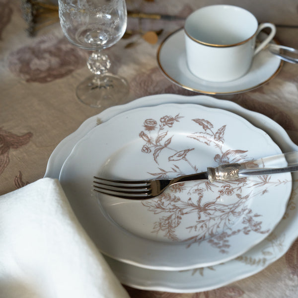 Vajilla blanca · Porcelana de Limoges · Diseño Katalina marrón