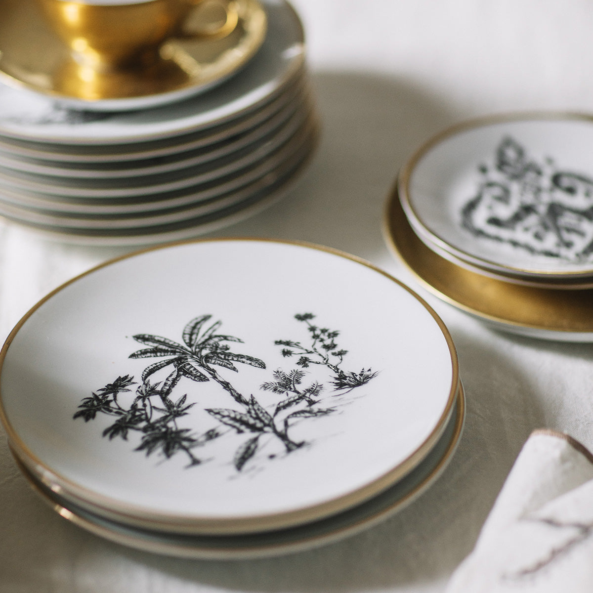 Plato de postre · Porcelana de Limoges · Diseño palms