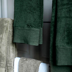 Toalla · Acabado Lino lavado · Color Verde Inglés